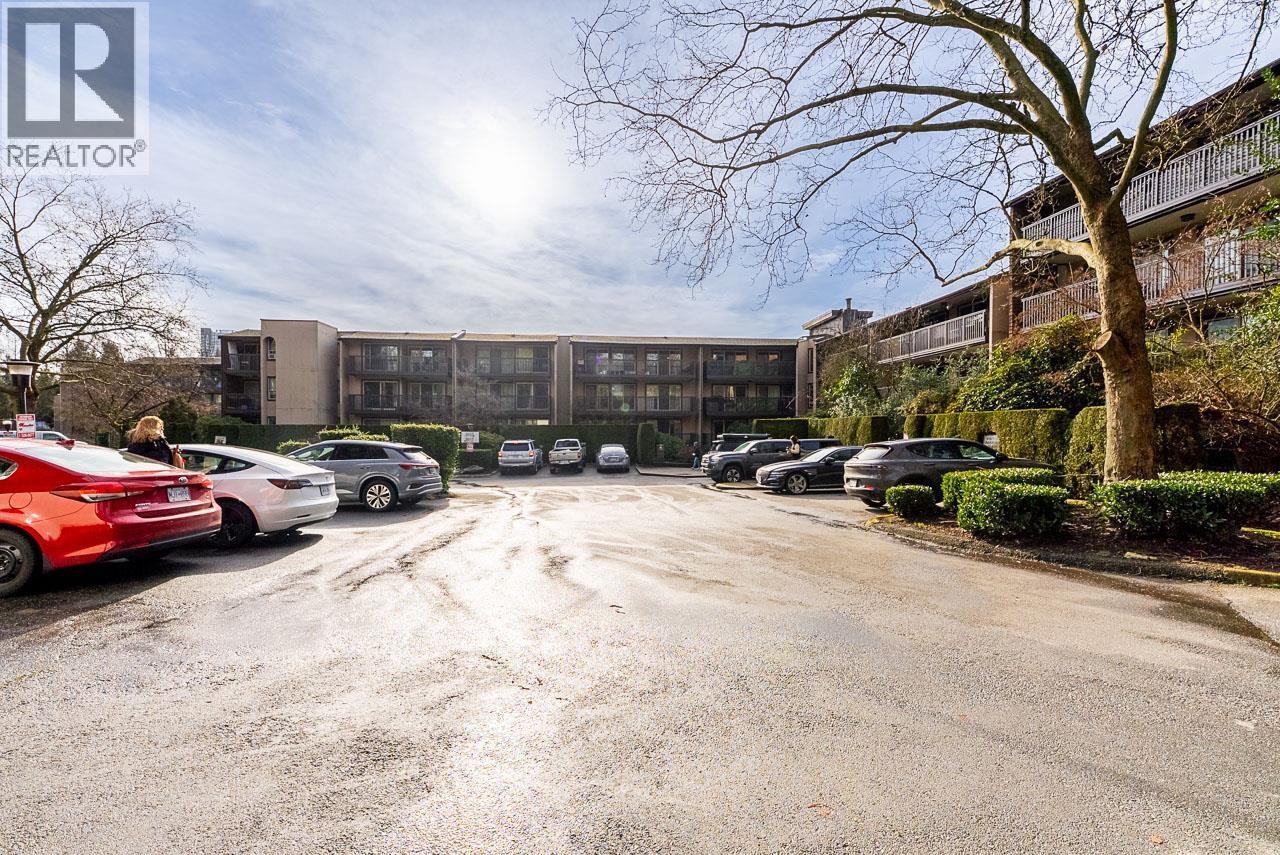 216 9847 Manchester Drive, Burnaby, British Columbia  V3N 4P4 - Photo 4 - R3089195