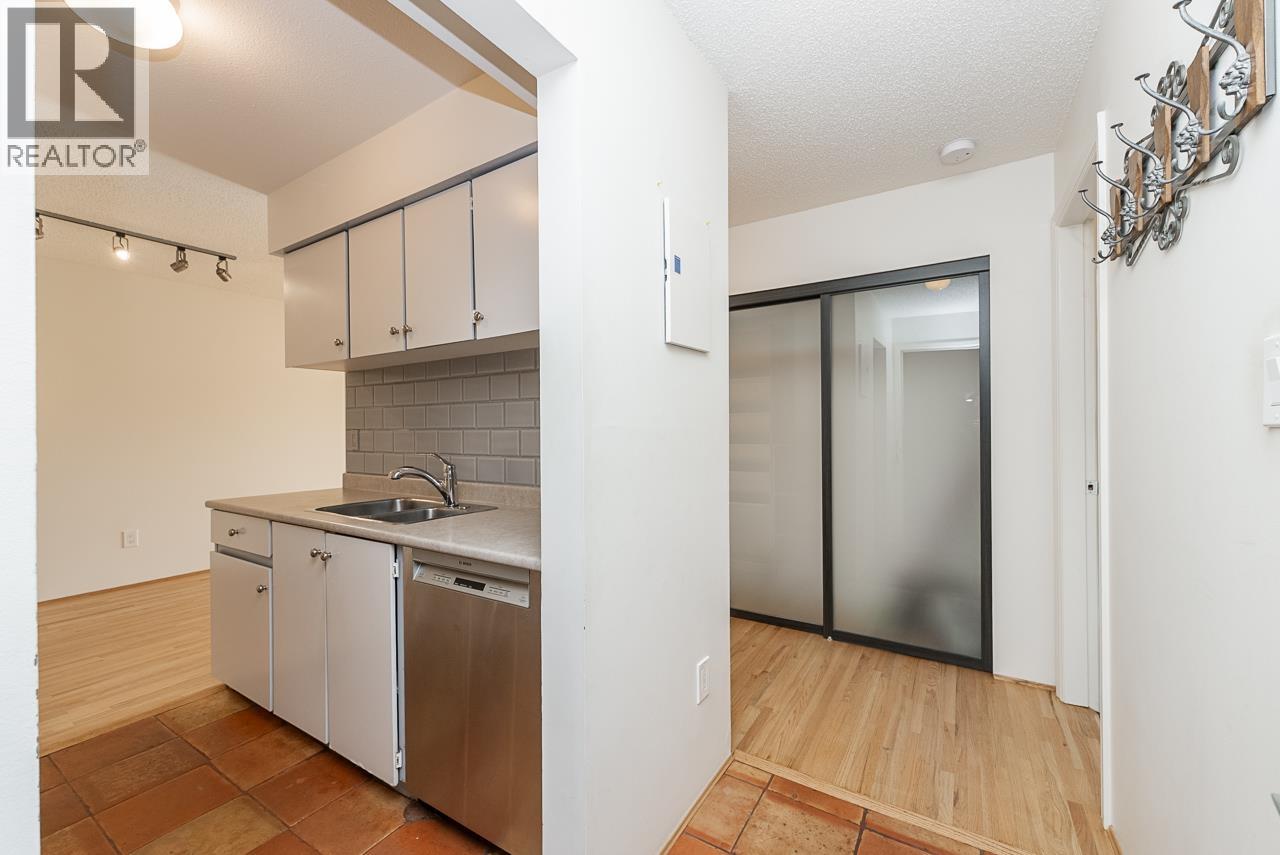 216 9847 Manchester Drive, Burnaby, British Columbia  V3N 4P4 - Photo 8 - R3089195