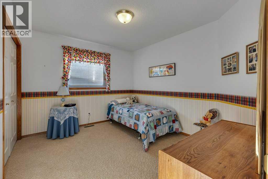 123 Valley Glen Bay Nw, Calgary, Alberta  T3B 5P9 - Photo 36 - A2285785