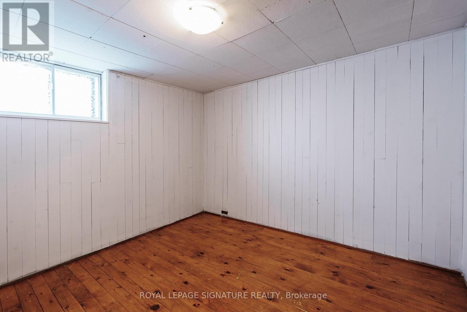 56 Ash Crescent, Toronto, Ontario  M8W 1E6 - Photo 16 - W12781516