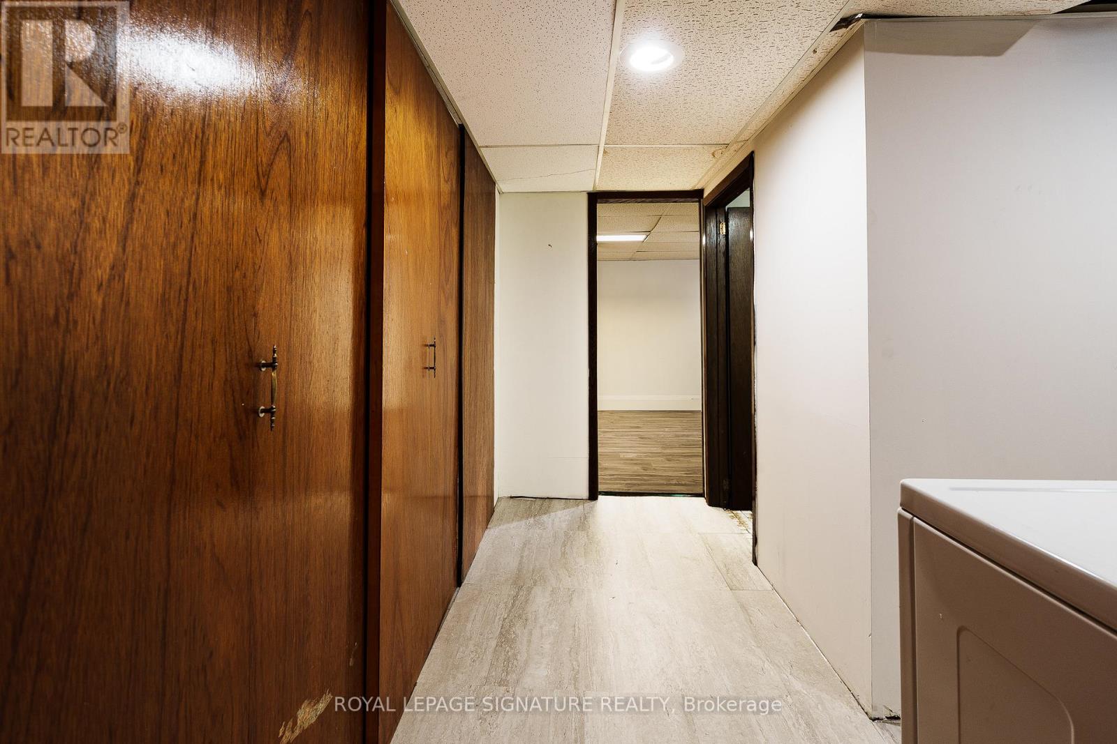 56 Ash Crescent, Toronto, Ontario  M8W 1E6 - Photo 17 - W12781516