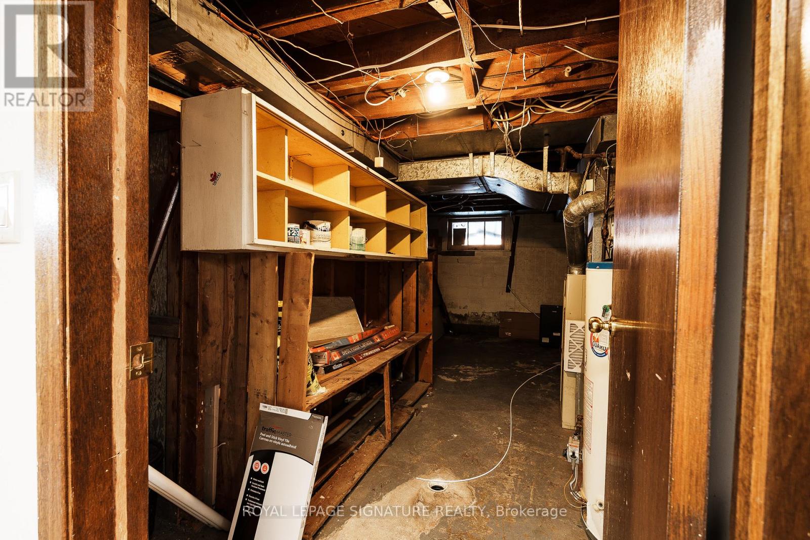 56 Ash Crescent, Toronto, Ontario  M8W 1E6 - Photo 18 - W12781516