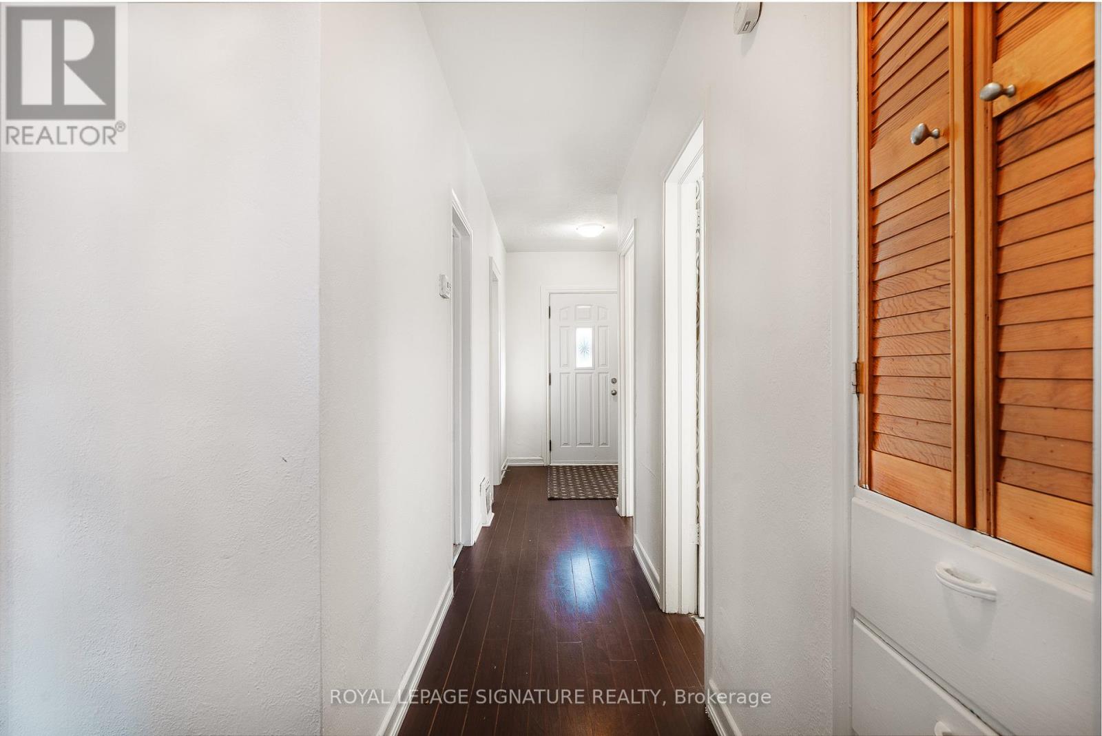 56 Ash Crescent, Toronto, Ontario  M8W 1E6 - Photo 21 - W12781516