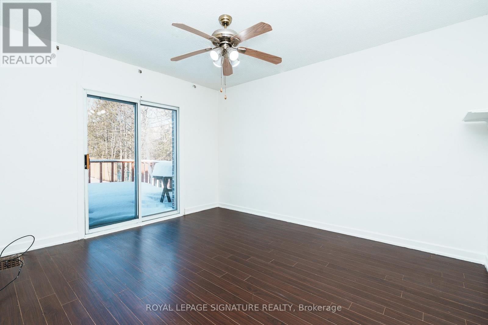 56 Ash Crescent, Toronto, Ontario  M8W 1E6 - Photo 7 - W12781516