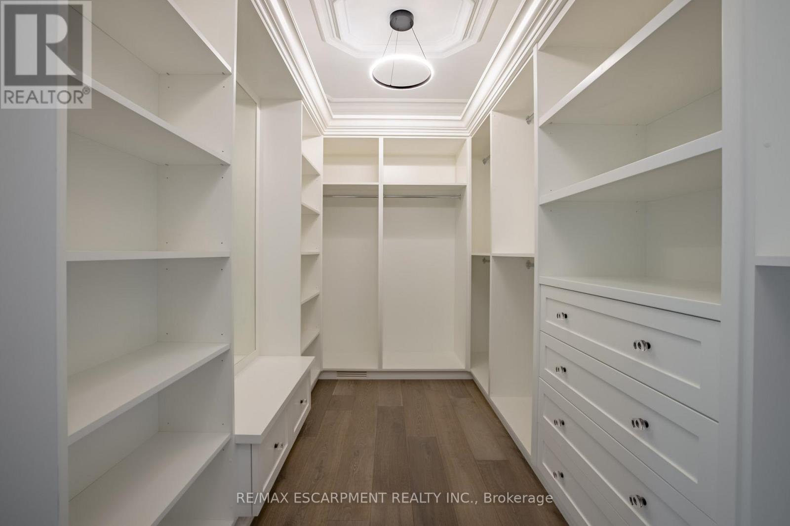 31 Bayside Court, Burlington, Ontario  L7T 1M8 - Photo 20 - W12781538