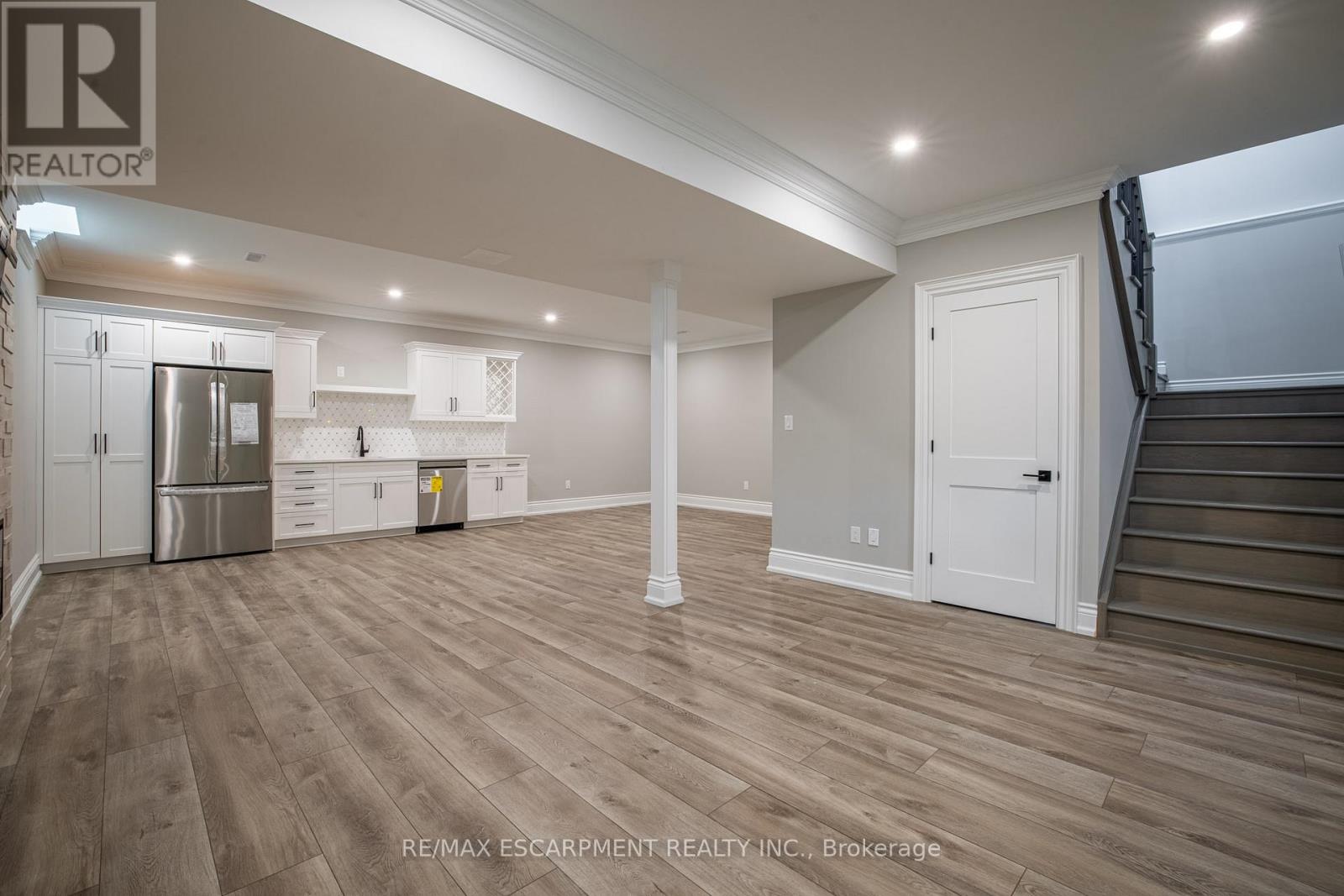 31 Bayside Court, Burlington, Ontario  L7T 1M8 - Photo 30 - W12781538