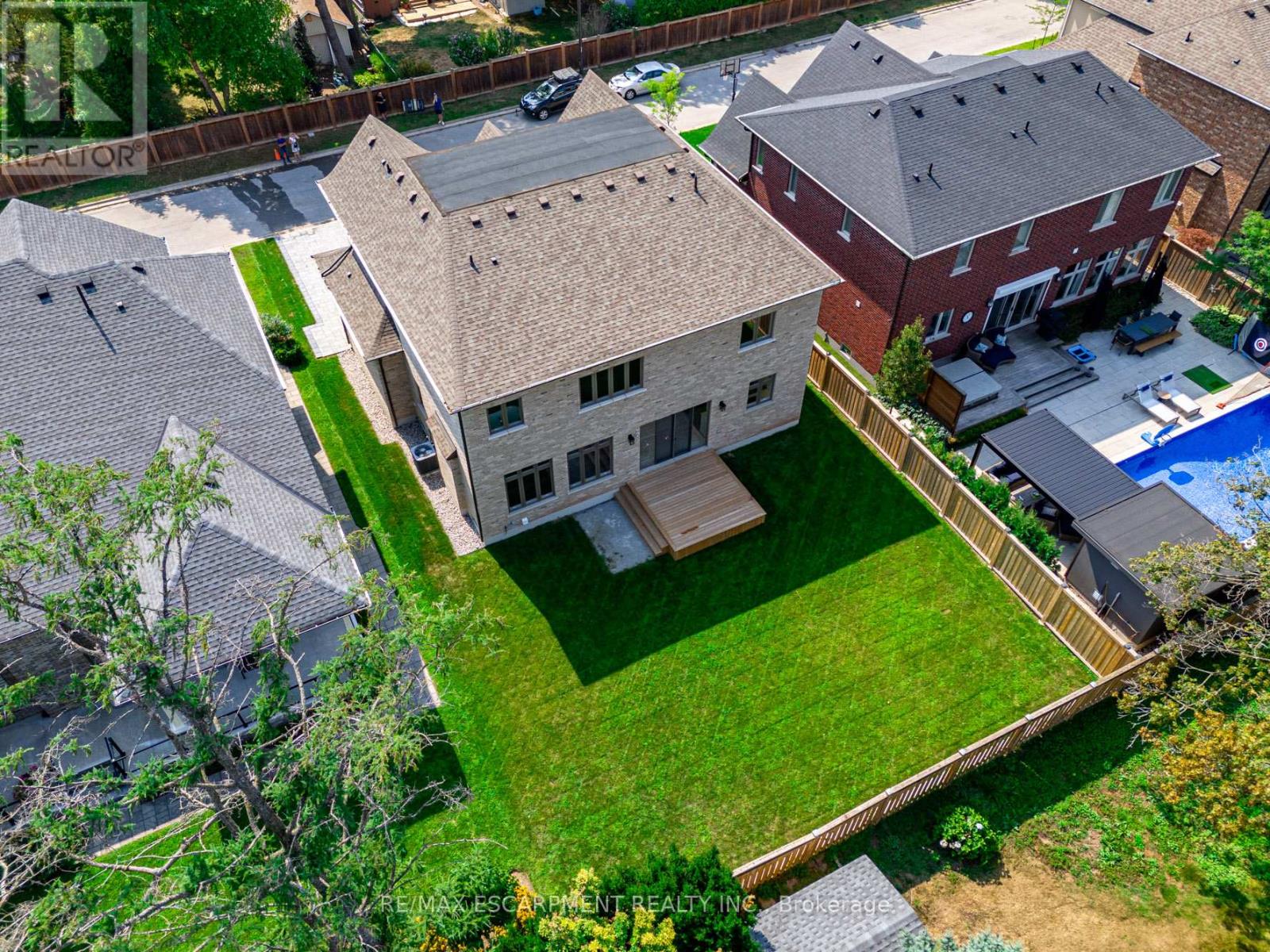 31 Bayside Court, Burlington, Ontario  L7T 1M8 - Photo 45 - W12781538