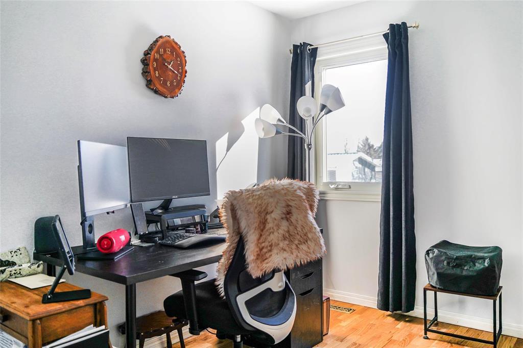 212 Goldthorpe Crescent, Winnipeg, Manitoba  R2N 3B7 - Photo 19 - 202602571