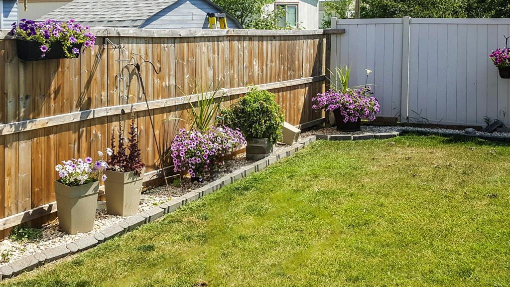 212 Goldthorpe Crescent, Winnipeg, Manitoba  R2N 3B7 - Photo 10 - 202602571