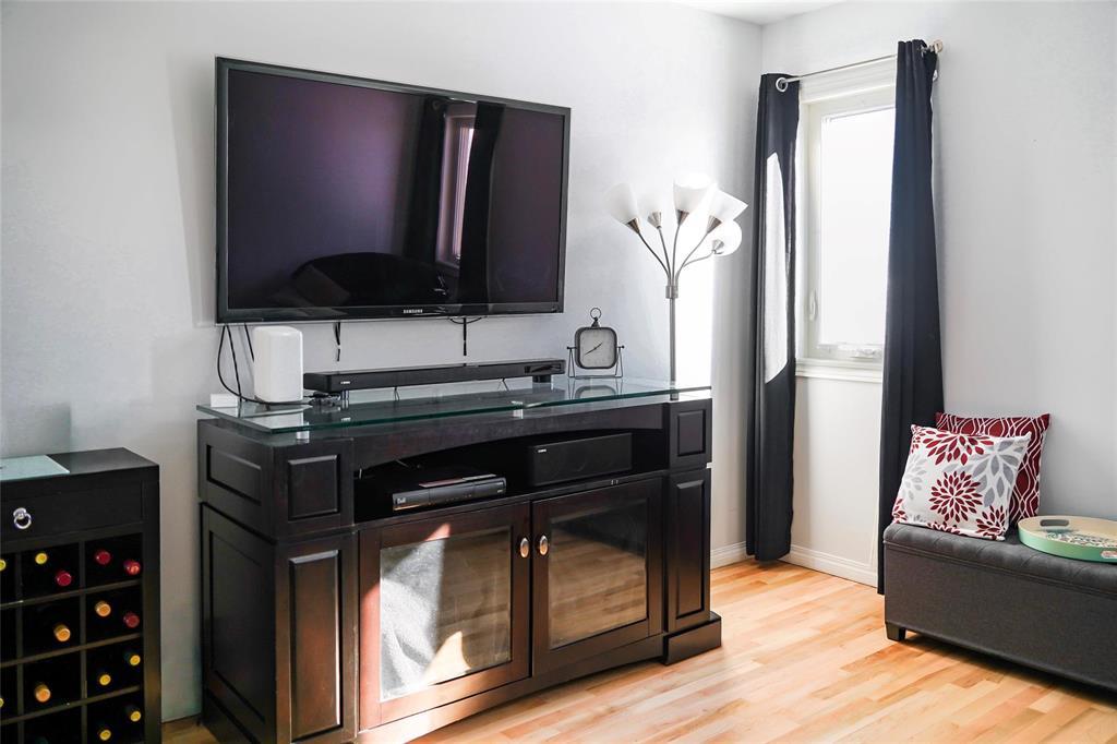 212 Goldthorpe Crescent, Winnipeg, Manitoba  R2N 3B7 - Photo 17 - 202602571