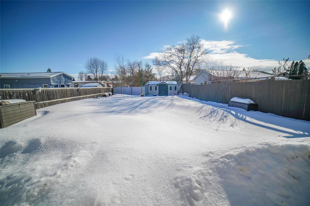 212 Goldthorpe Crescent, Winnipeg, Manitoba  R2N 3B7 - Photo 4 - 202602571