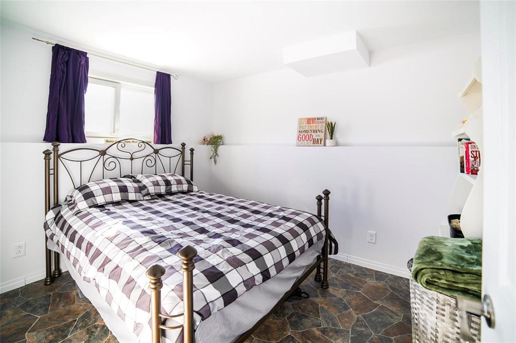 212 Goldthorpe Crescent, Winnipeg, Manitoba  R2N 3B7 - Photo 29 - 202602571