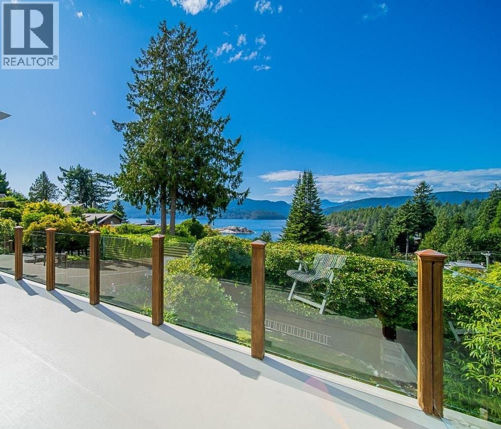 6245 NELSON AVENUE, West Vancouver, British Columbia