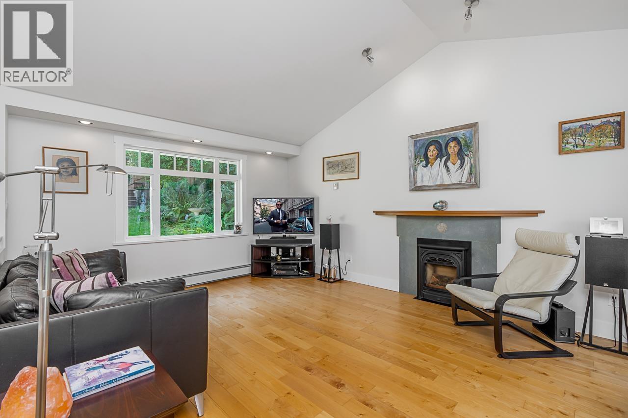 6245 Nelson Avenue, West Vancouver, British Columbia  V7W 2A2 - Photo 11 - R3089119