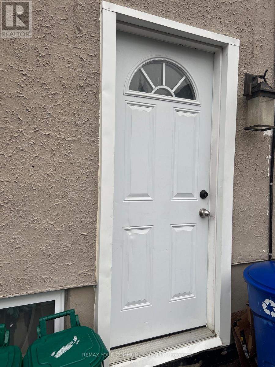 23 Irwin Avenue, Aurora (Aurora Village), Ontario  L4G 3G1 - Photo 14 - N12746334