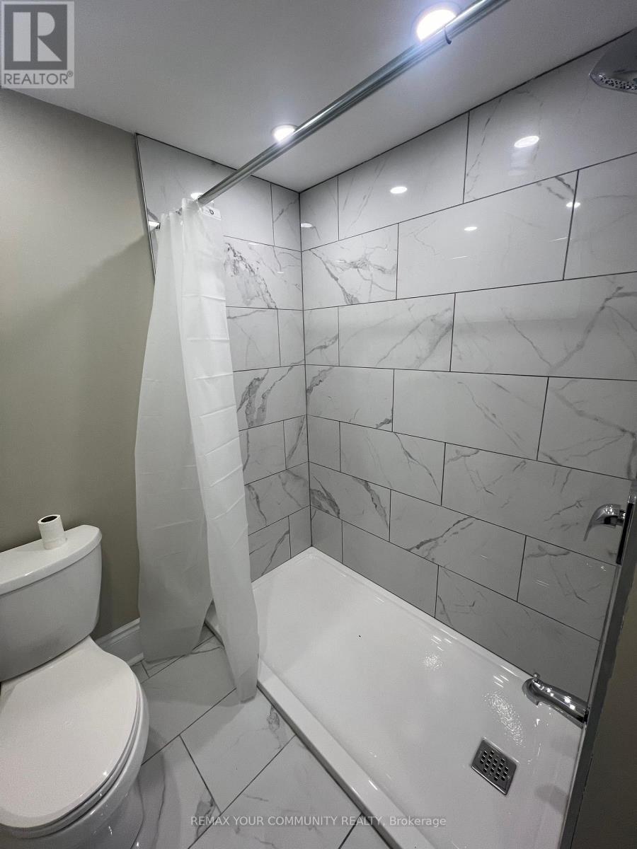 23 Irwin Avenue, Aurora (Aurora Village), Ontario  L4G 3G1 - Photo 7 - N12746334