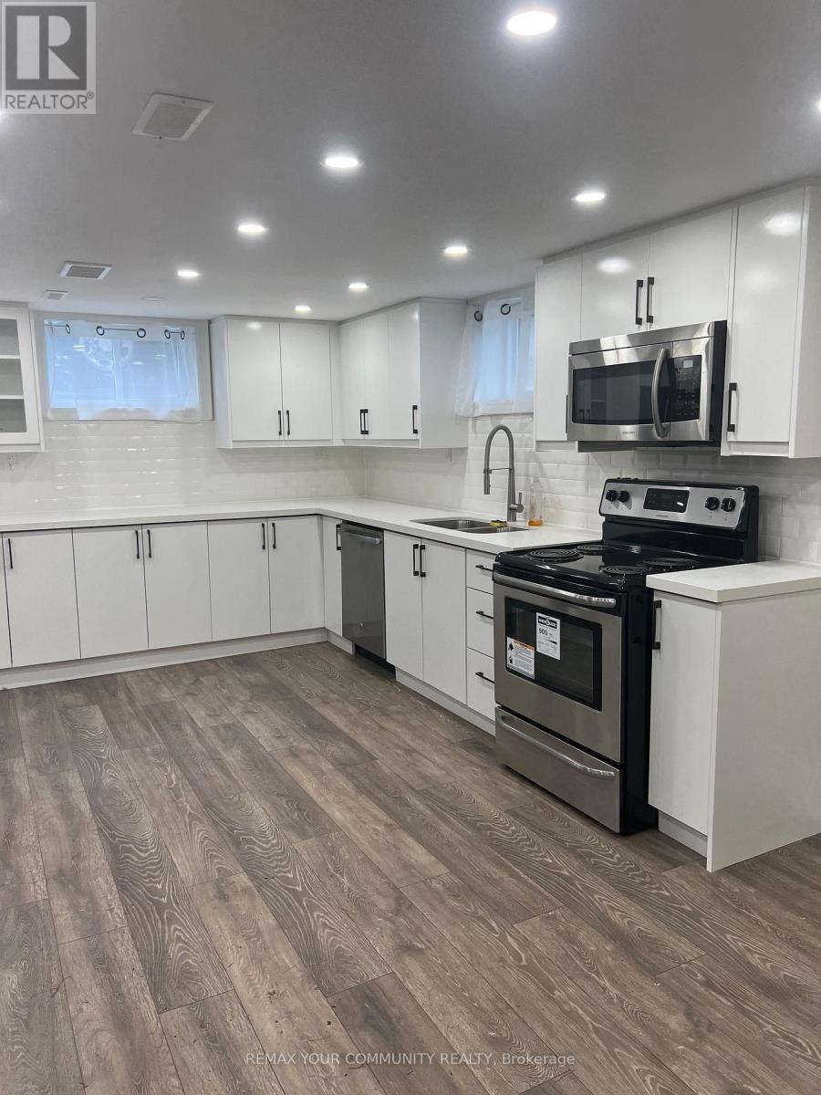 23 IRWIN AVENUE, Aurora, Ontario