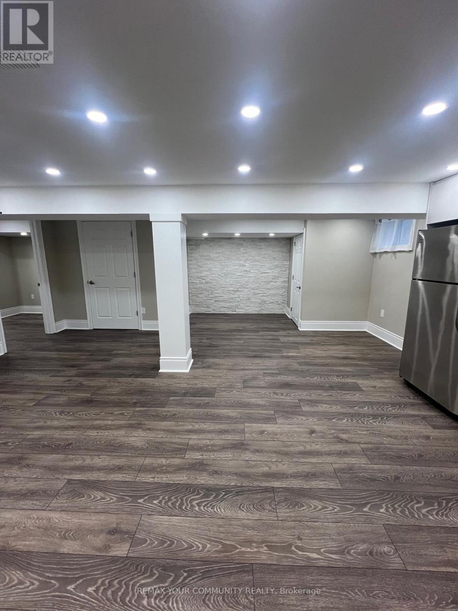 23 Irwin Avenue, Aurora (Aurora Village), Ontario  L4G 3G1 - Photo 9 - N12746334