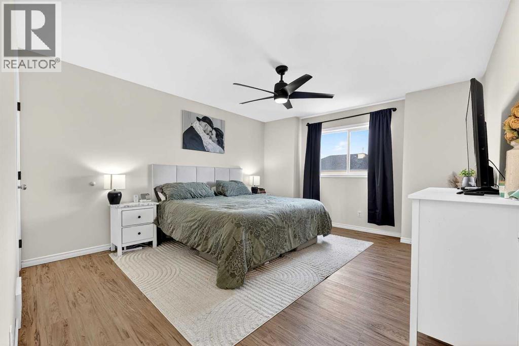 250 Cimarron Boulevard, Okotoks, Alberta  T1S 2E5 - Photo 15 - A2285608