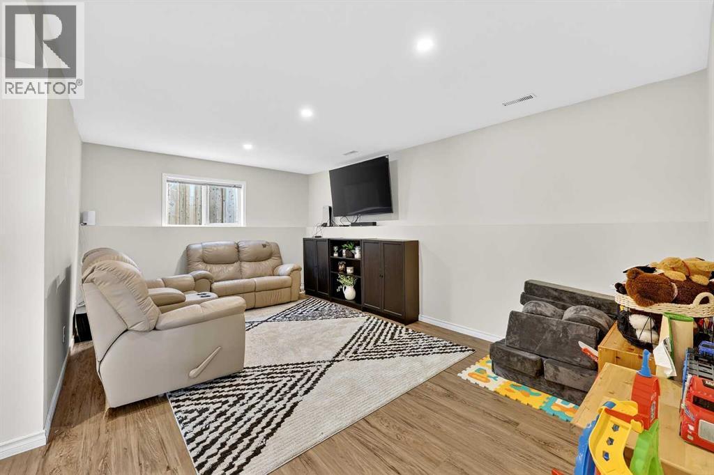 250 Cimarron Boulevard, Okotoks, Alberta  T1S 2E5 - Photo 22 - A2285608