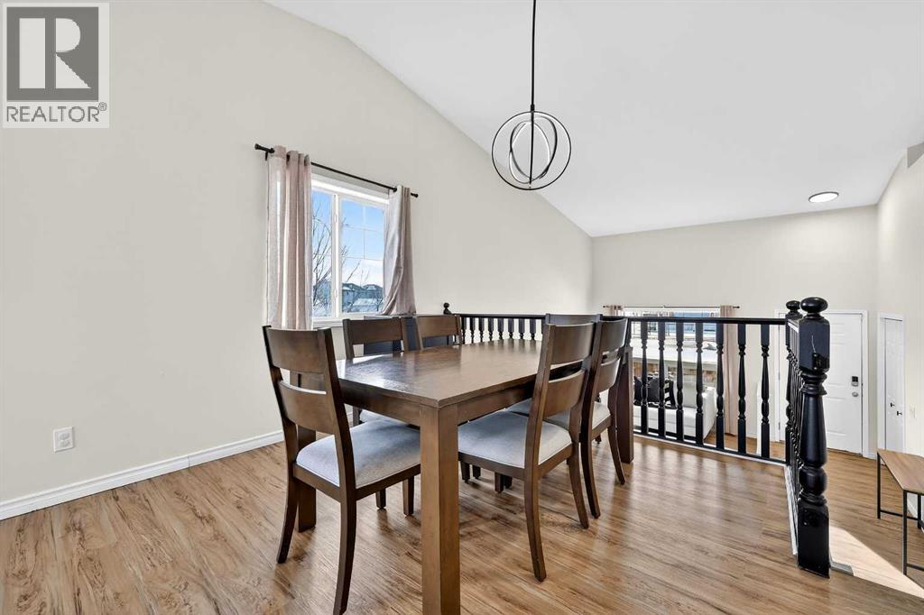 250 Cimarron Boulevard, Okotoks, Alberta  T1S 2E5 - Photo 8 - A2285608