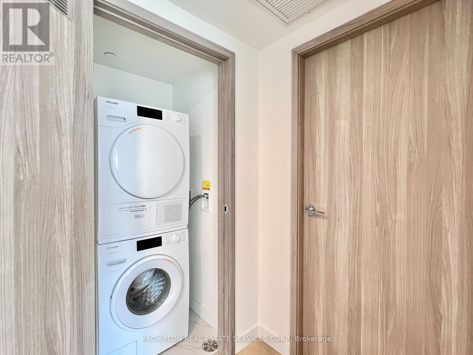 4312 - 3 Concord Cityplace Way, Toronto (Waterfront Communities), Ontario  M5V 0X4 - Photo 30 - C12710644