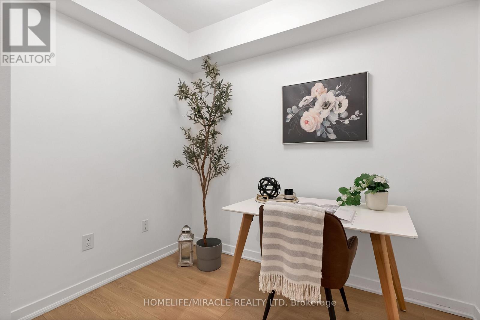 401 - 1420 Dupont Street, Toronto, Ontario  M6H 0C2 - Photo 7 - W12781452