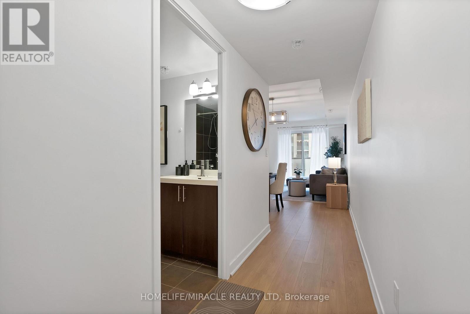 401 - 1420 Dupont Street, Toronto, Ontario  M6H 0C2 - Photo 2 - W12781452