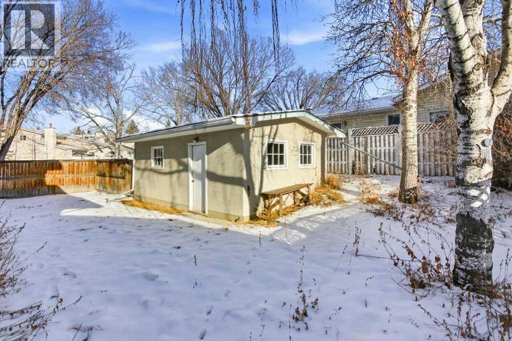 3703 Valdes Place Nw, Calgary, Alberta  T2L 2A2 - Photo 32 - A2282035