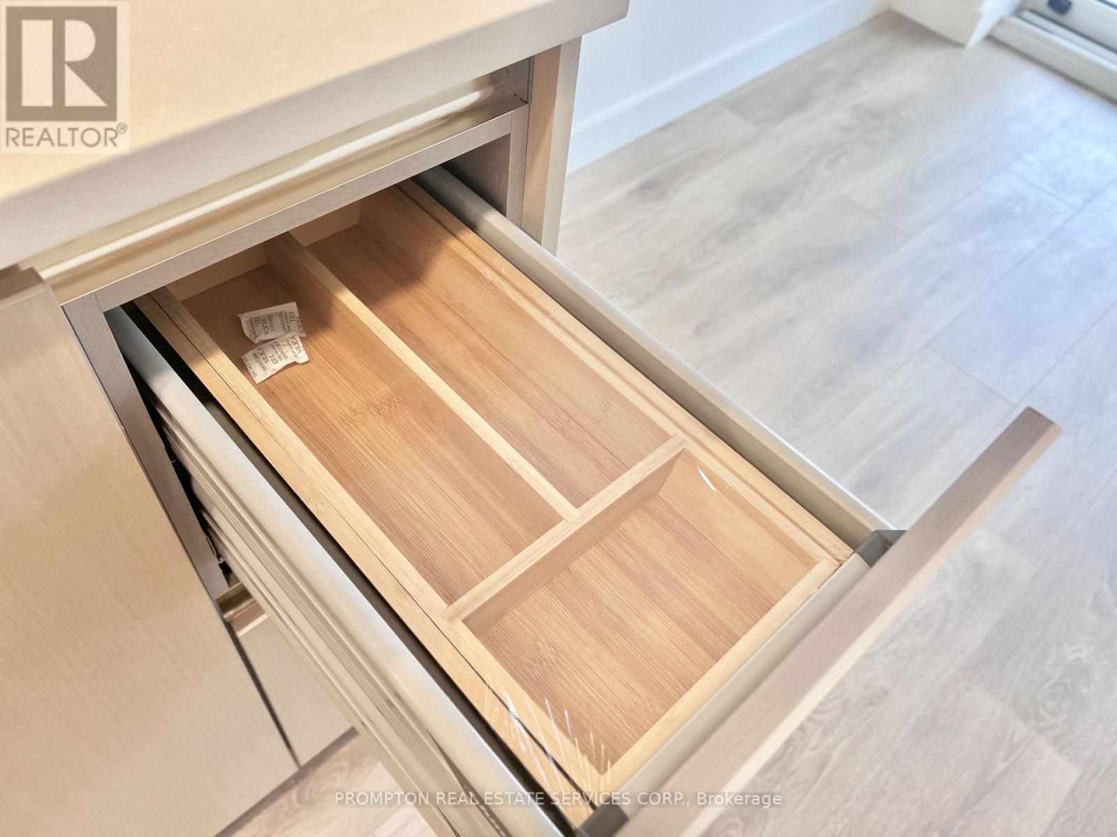 902 - 1 Concord Cityplace Way, Toronto, Ontario  M5V 0X3 - Photo 25 - C12781552