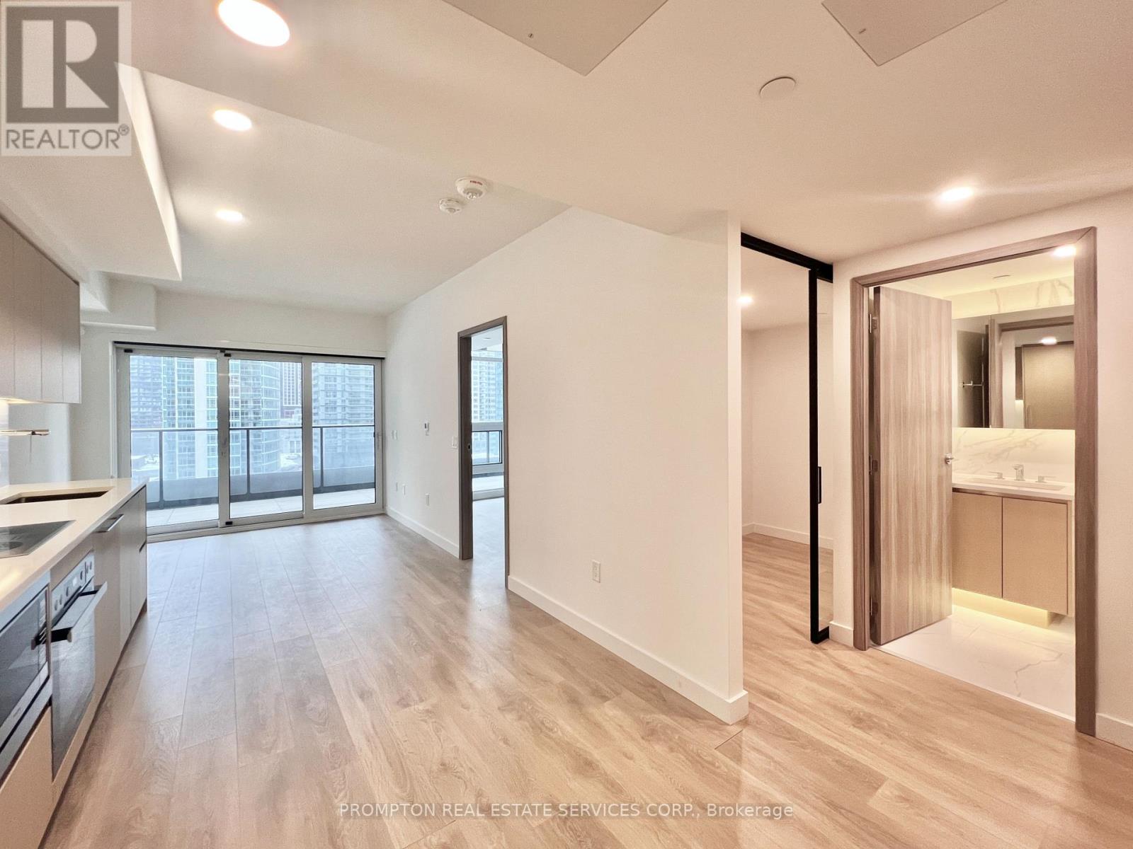 902 - 1 Concord Cityplace Way, Toronto, Ontario  M5V 0X3 - Photo 3 - C12781552