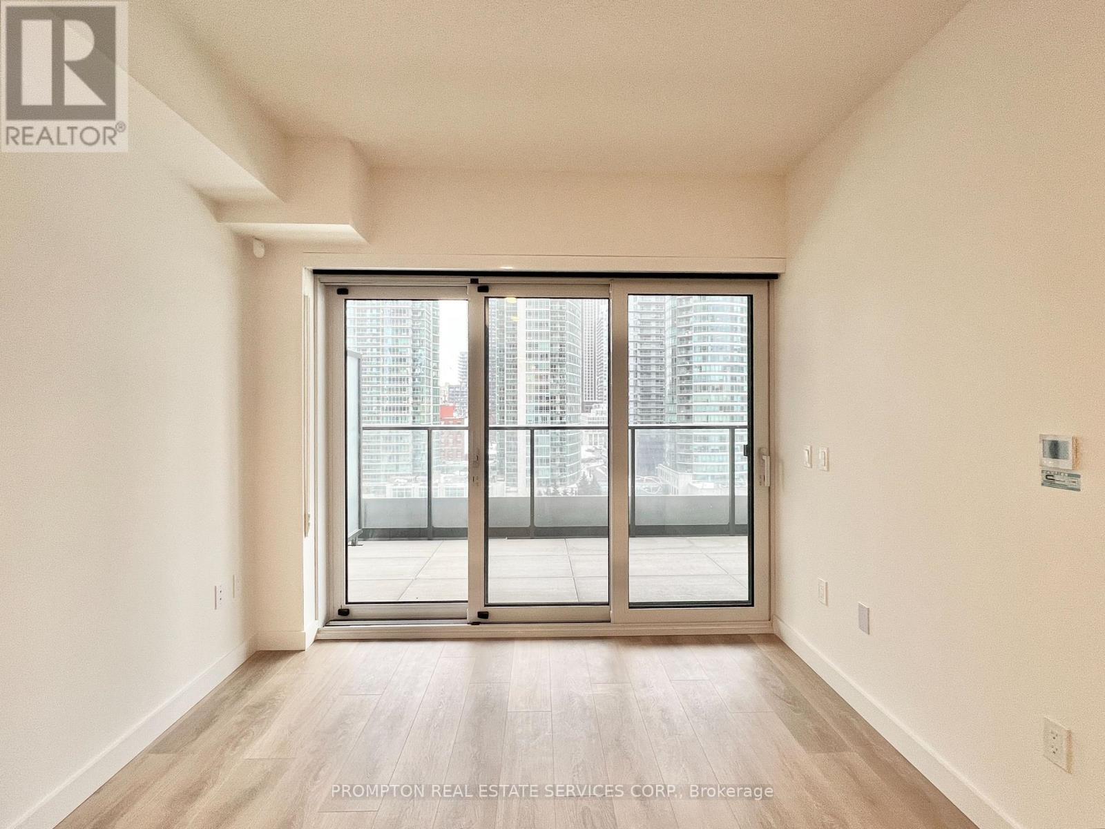 902 - 1 Concord Cityplace Way, Toronto, Ontario  M5V 0X3 - Photo 6 - C12781552