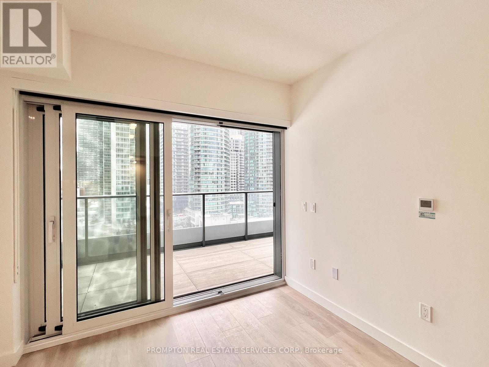 902 - 1 Concord Cityplace Way, Toronto, Ontario  M5V 0X3 - Photo 9 - C12781552