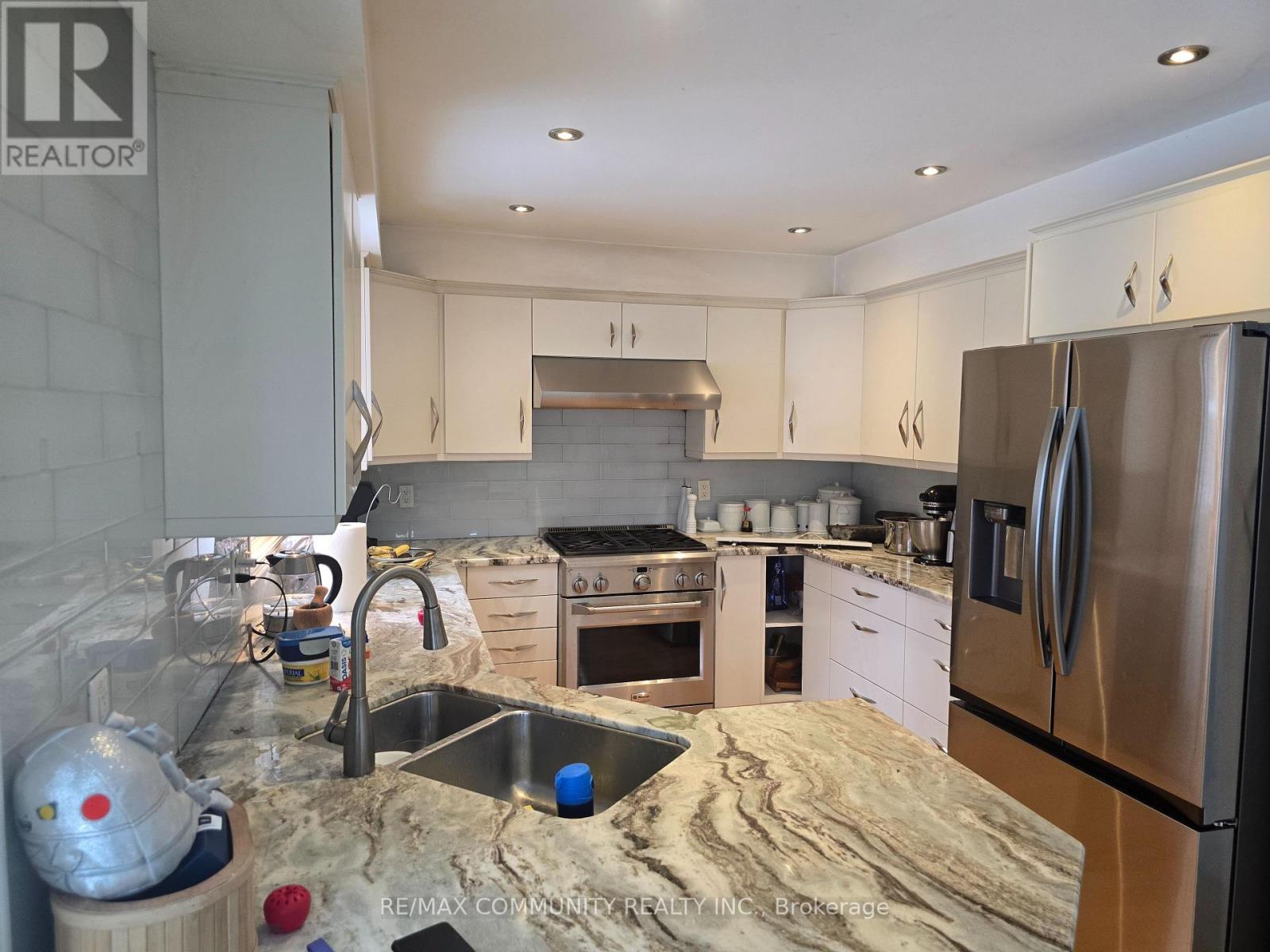 8 Carmichael Drive N, Whitby, Ontario  L1N 9A4 - Photo 7 - E12781588