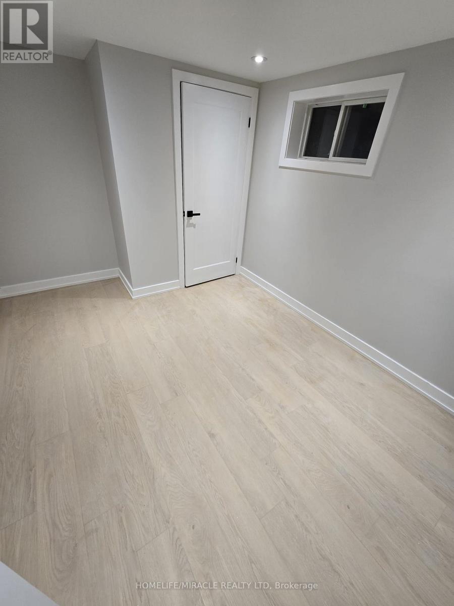 32 Wexford Boulevard, Toronto, Ontario  M1R 1L1 - Photo 3 - E12781594