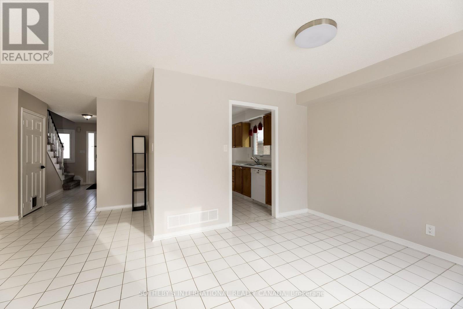 36 Ailsa Drive, Georgina, Ontario  L4P 3N5 - Photo 14 - N12758238