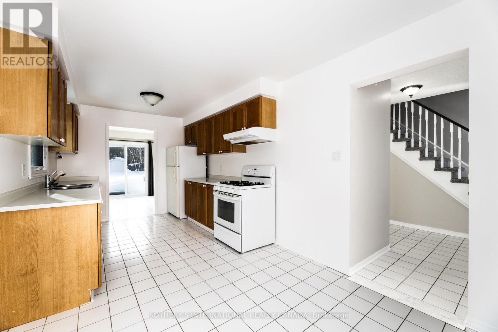 36 Ailsa Drive, Georgina, Ontario  L4P 3N5 - Photo 7 - N12758238