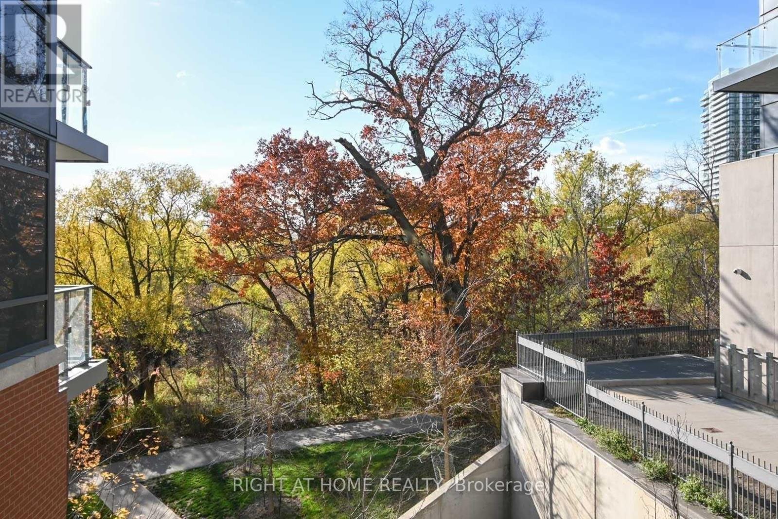 314 - 10 Park Lawn Road, Toronto, Ontario  M8V 0H9 - Photo 4 - W12773624