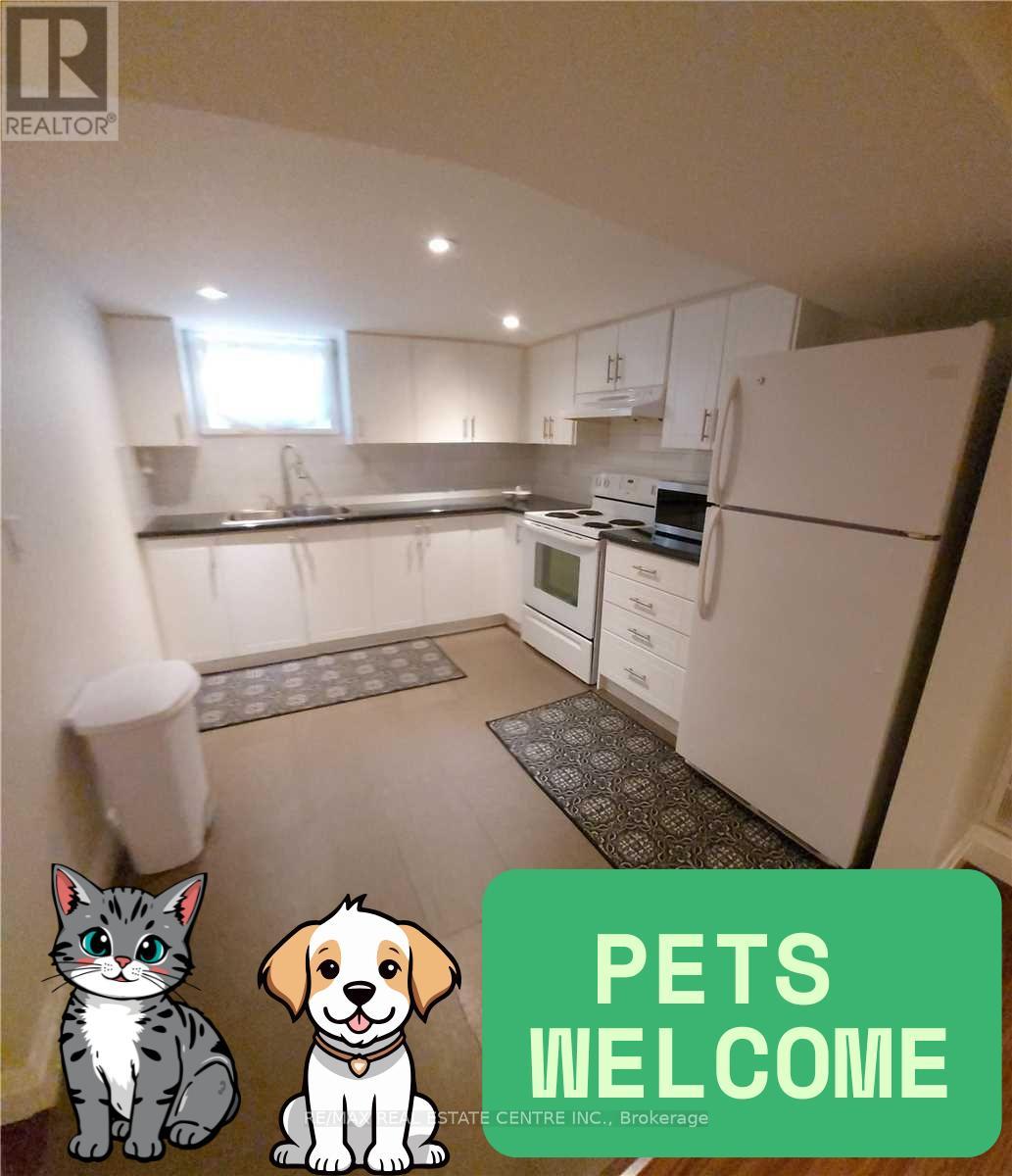 1086 Fourth Street, Mississauga, Ontario  L5E 1K3 - Photo 1 - W12780974