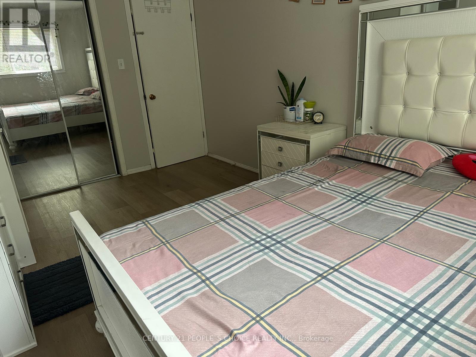 147 Bruce Beer Drive, Brampton, Ontario  L6V 3J2 - Photo 2 - W12781568