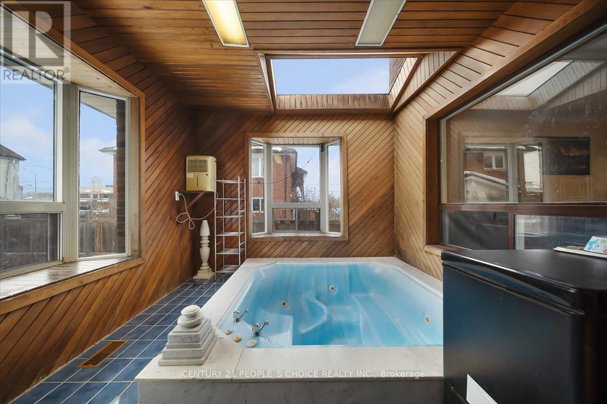 3431 Dorcas Street, Mississauga, Ontario  L4T 1M9 - Photo 23 - W12781576