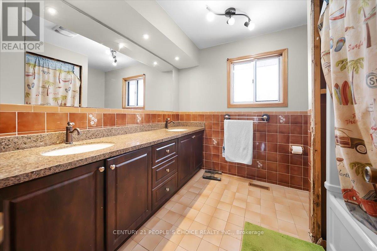 3431 Dorcas Street, Mississauga, Ontario  L4T 1M9 - Photo 40 - W12781576