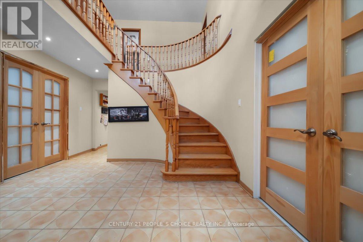 3431 Dorcas Street, Mississauga, Ontario  L4T 1M9 - Photo 5 - W12781576