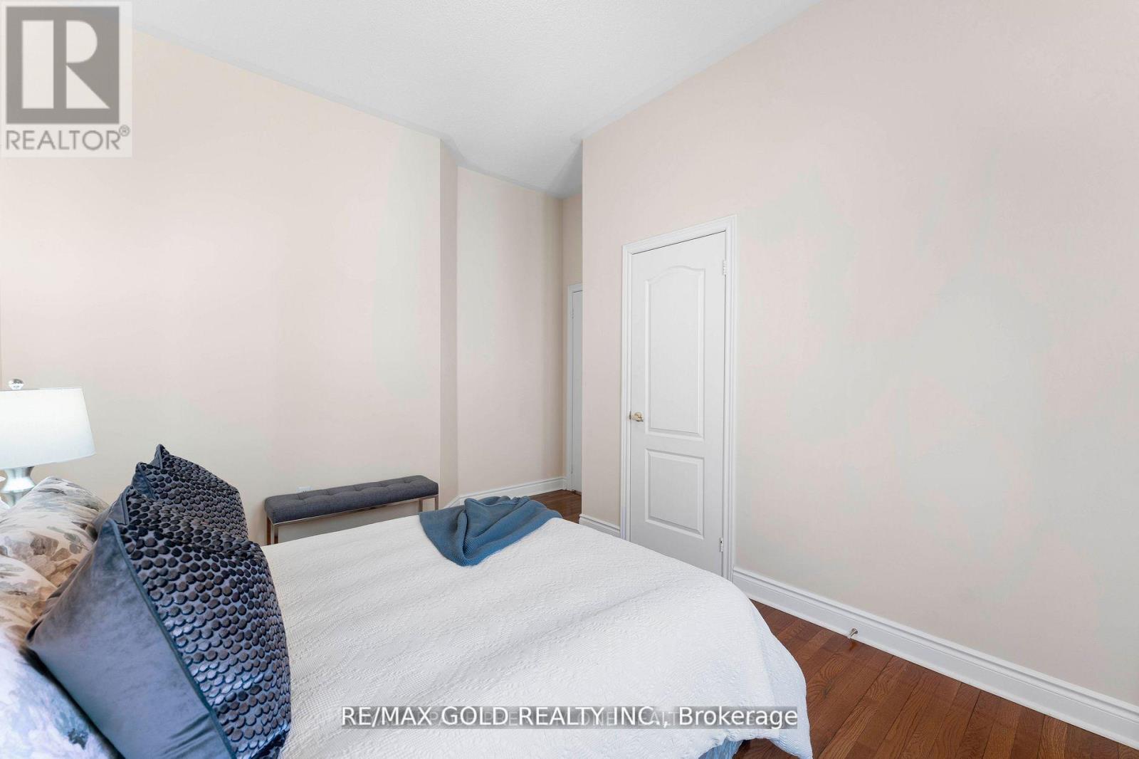 71 Louvain Drive, Brampton, Ontario  L6P 1Y9 - Photo 20 - W12781586