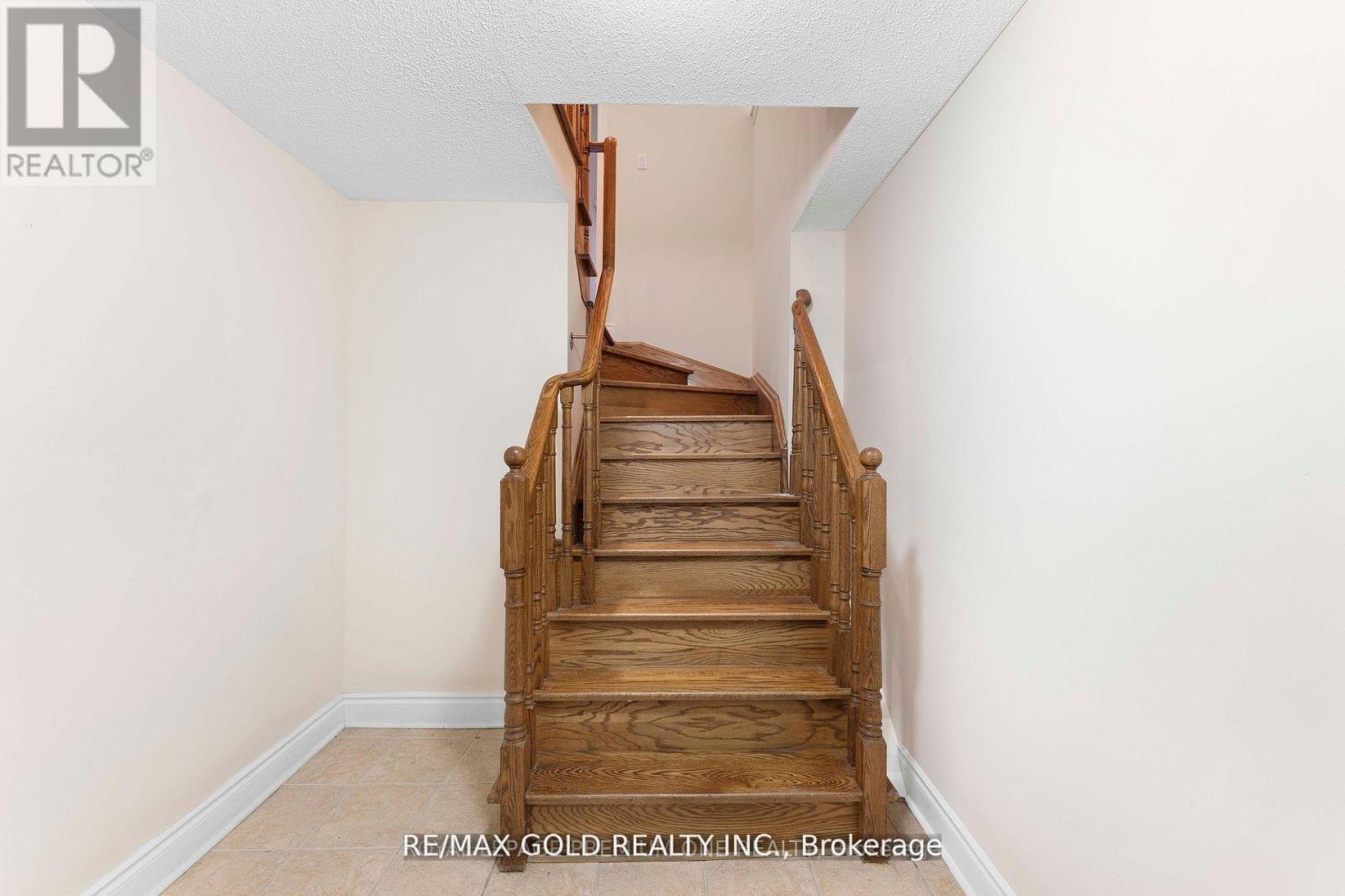 71 Louvain Drive, Brampton, Ontario  L6P 1Y9 - Photo 25 - W12781586