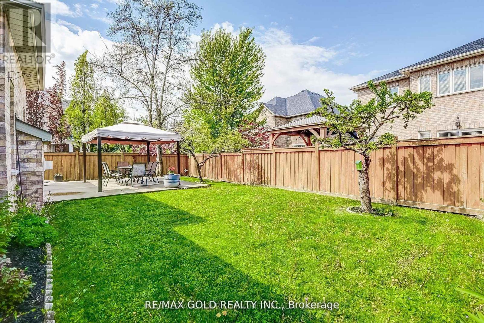 71 Louvain Drive, Brampton, Ontario  L6P 1Y9 - Photo 28 - W12781586