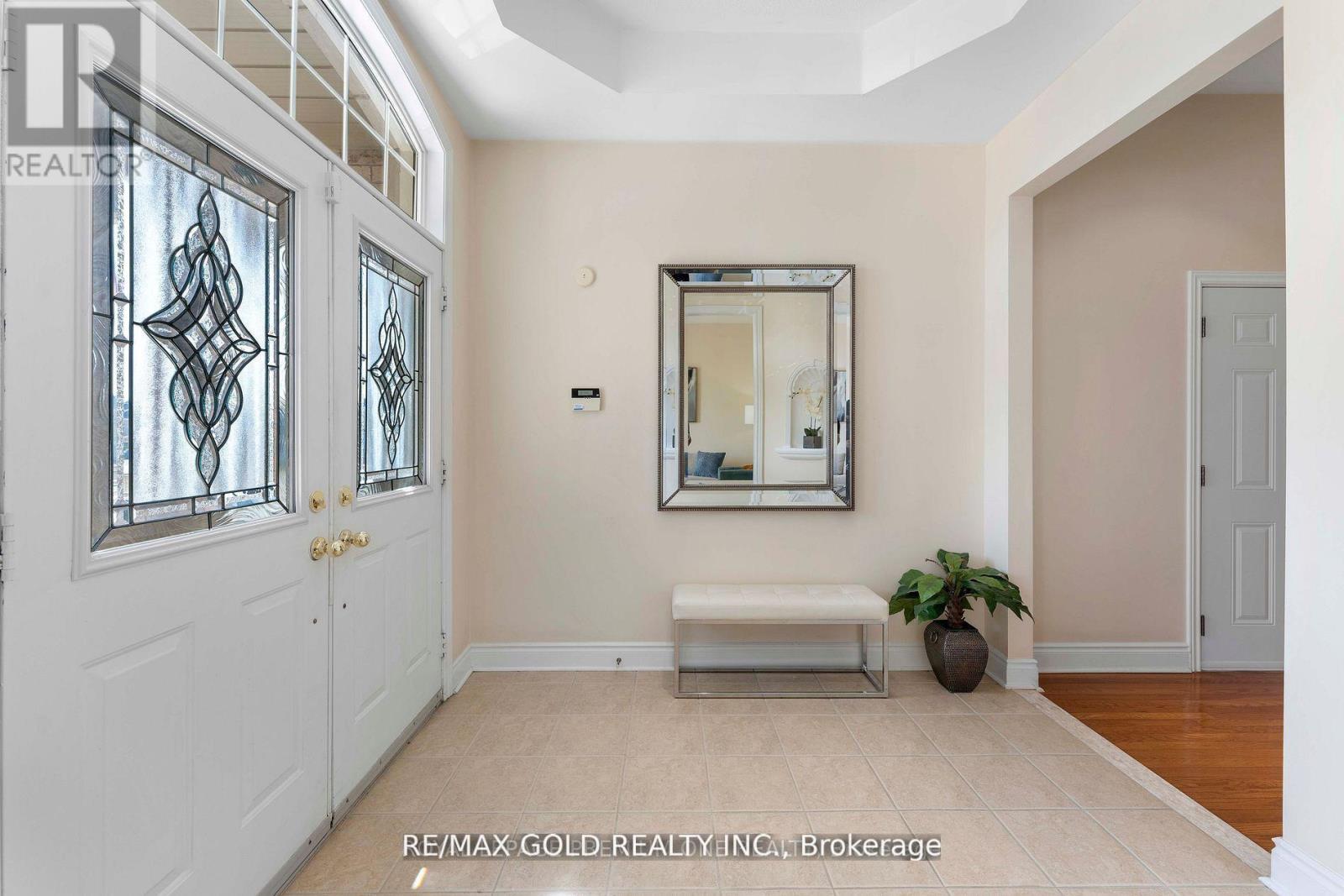 71 Louvain Drive, Brampton, Ontario  L6P 1Y9 - Photo 3 - W12781586