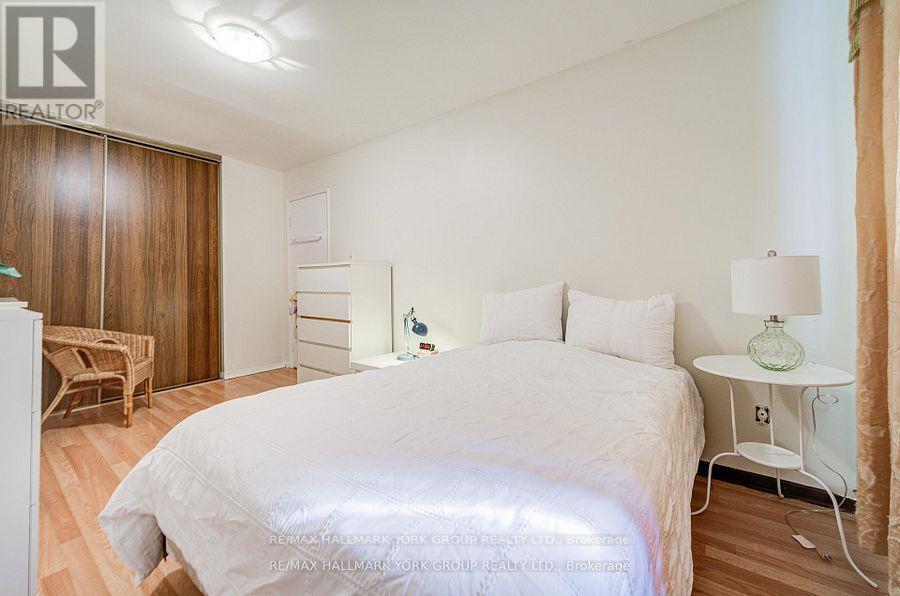 9 Bur Oak Way, Toronto, Ontario  M3L 2G3 - Photo 10 - W12781590