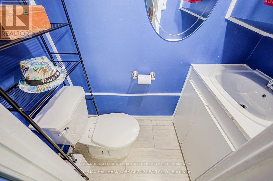 9 Bur Oak Way, Toronto, Ontario  M3L 2G3 - Photo 19 - W12781590