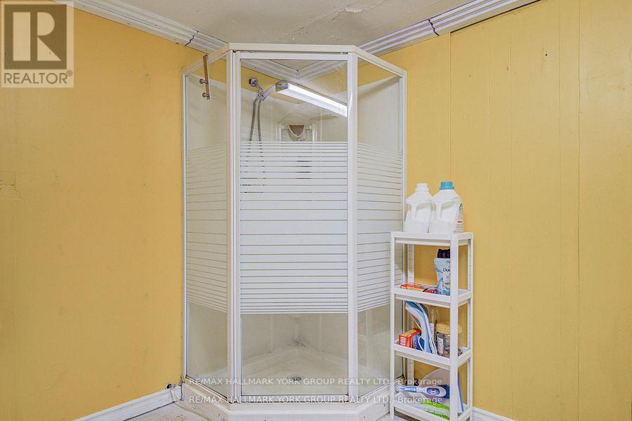 9 Bur Oak Way, Toronto, Ontario  M3L 2G3 - Photo 21 - W12781590